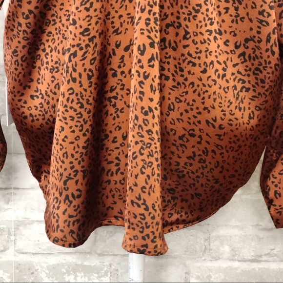 BISHOP + YOUNG Denali Leopard Print Long Sleeve Blouse Size Large - Picture 12 of 16